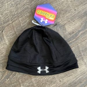 Woman’s Under Armour cold gear infrared cap